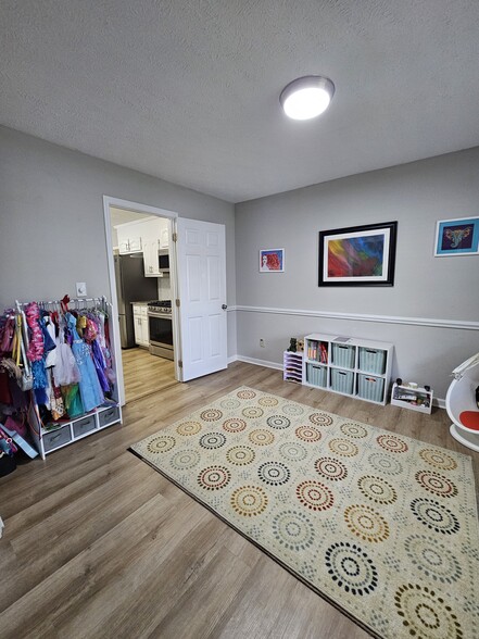 Formal Dining Room - 6483 Gaddis Dr