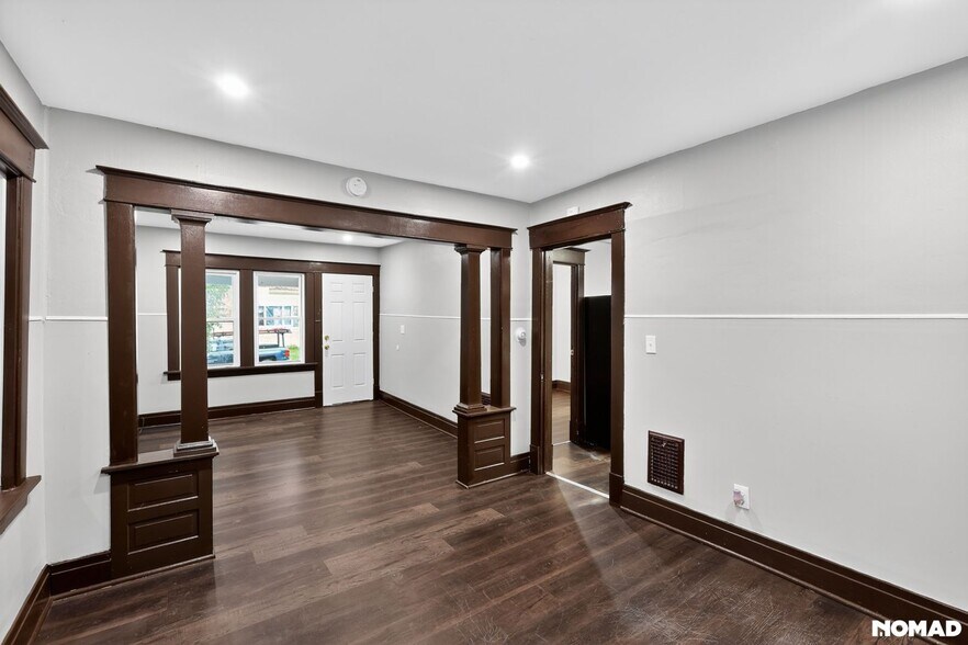 Building Photo - 118 Pries Ave