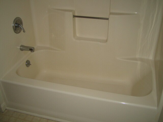 Tub in Primary Bathroom - 741D Union St