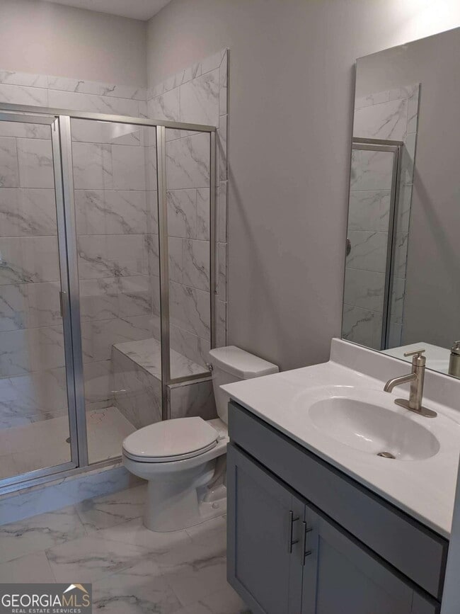 Building Photo - 225 Spike Trl SE