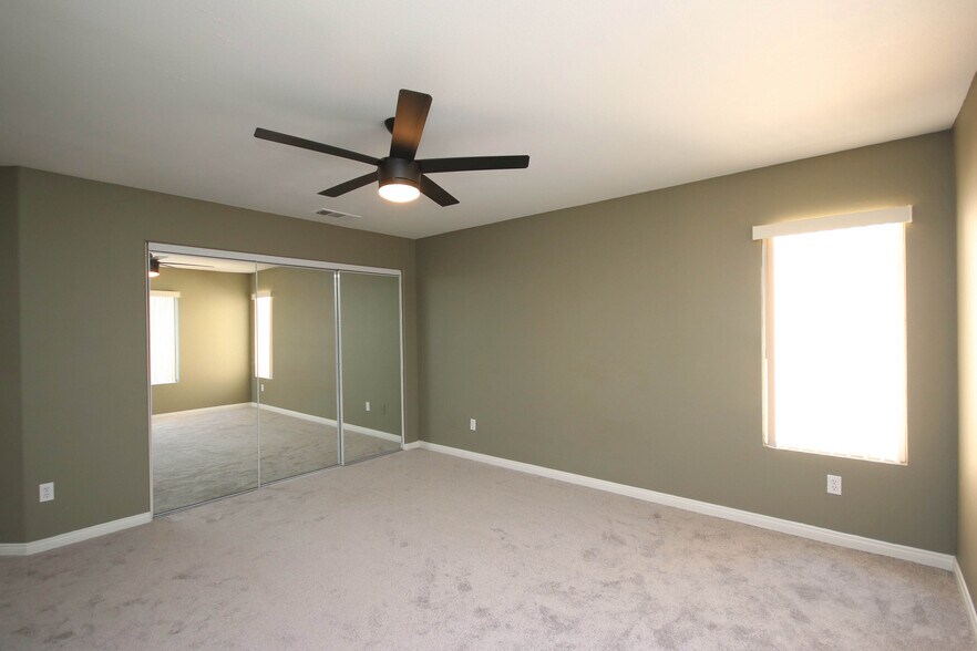 Building Photo - 2911 Spruce Ct