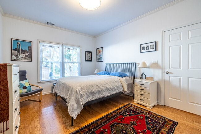 Building Photo - 2454 Vivian Cir