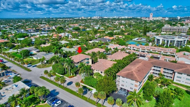 Building Photo - 921 Osceola Dr