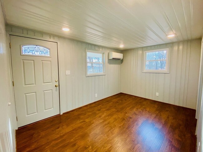 Building Photo - WAITLIST APPLICATIONS ONLY - AVAILABLE NOV...