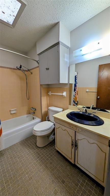 Building Photo - 114 Chaparral St