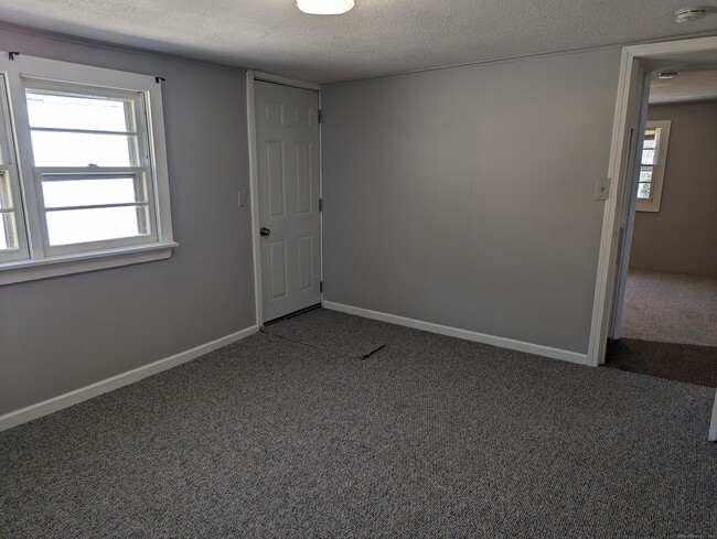 Building Photo - 264 McCall Rd