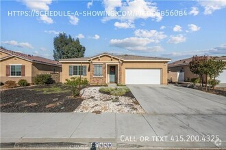 Building Photo - Beautiful 4 bedroom / 2.5 baths single sto...