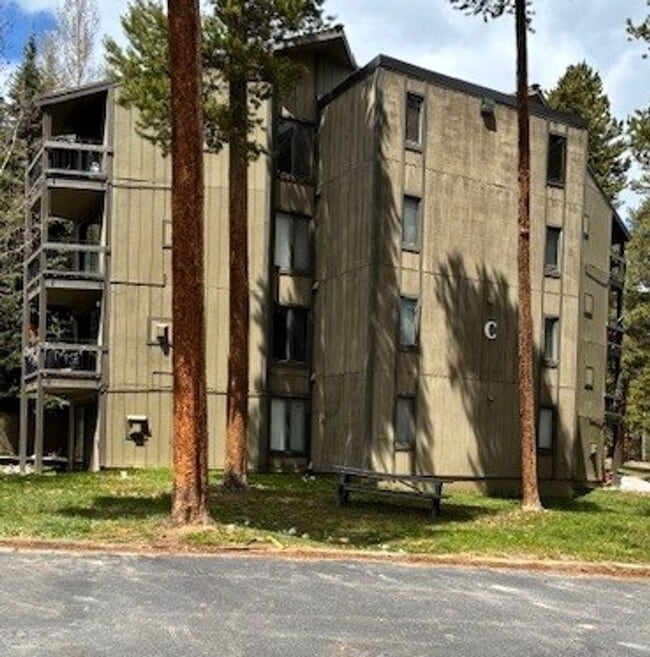Building Photo - Long Term Rental- Gold Camp #69