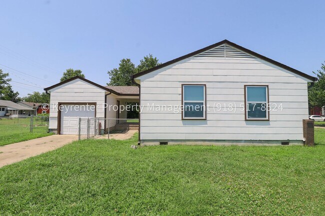 Building Photo - 9344 E 3rd Pl