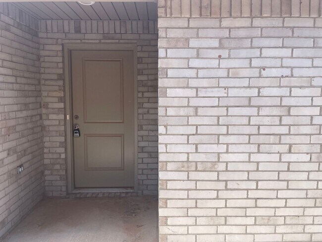 Building Photo - 2005 Aberdeen Ave