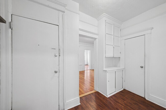 Building Photo - 122A Baldwin Ave