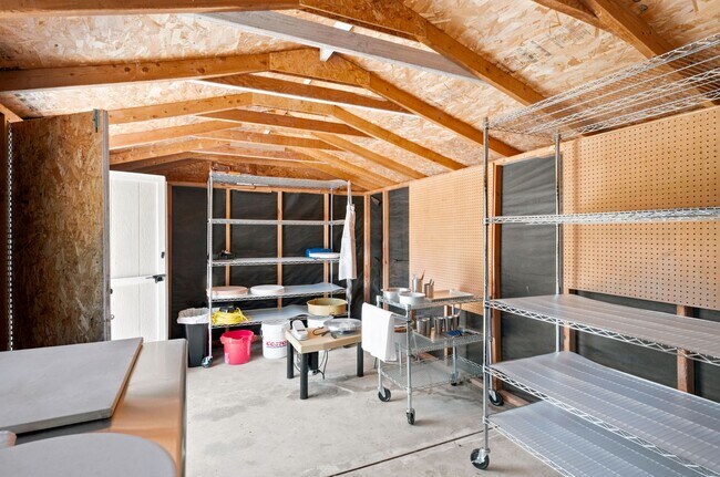 Building Photo - 1221 N Refugio Rd