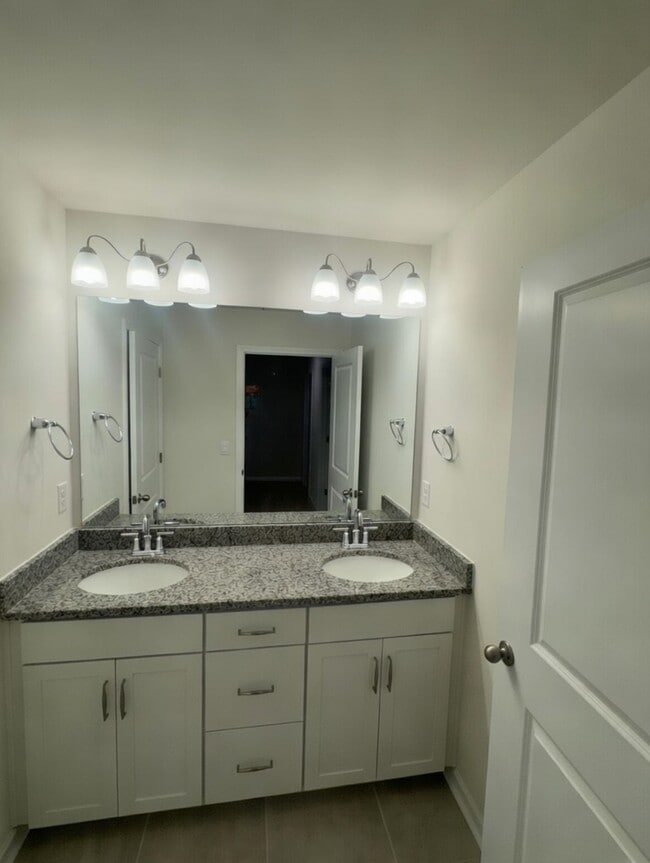 Building Photo - 7870 Iron Rd