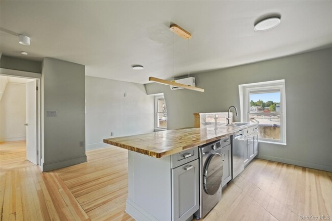 Building Photo - 31 N Eckar St