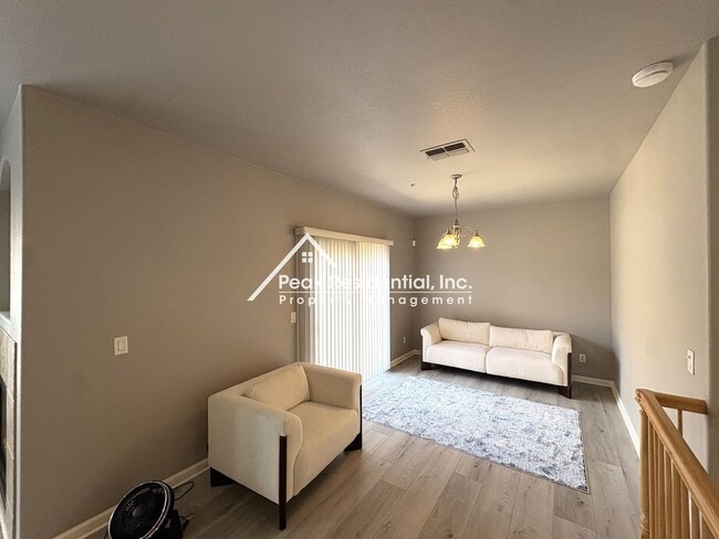 Building Photo - 3301 N Park Dr
