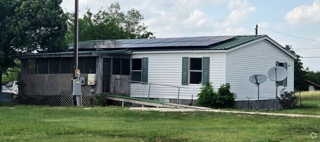 Building Photo - 709 Blue Stem Dr