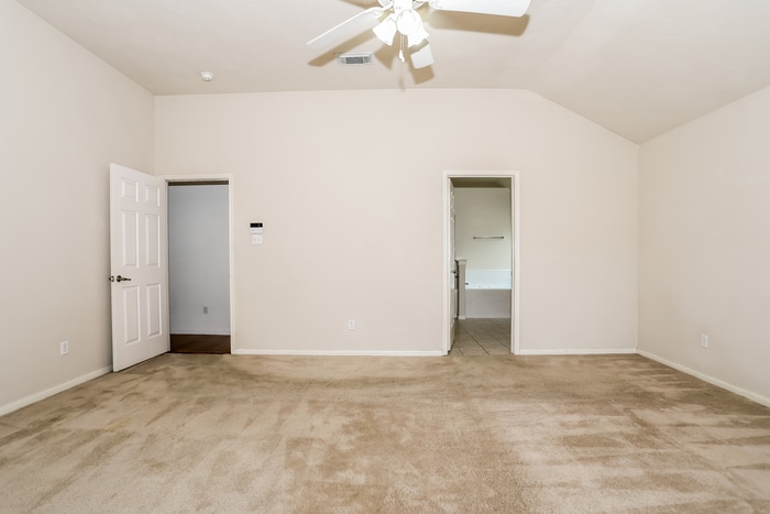 Building Photo - 28615 Hidden Cove Dr