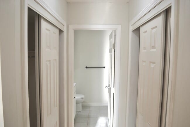 Building Photo - 416 Highwood Dr