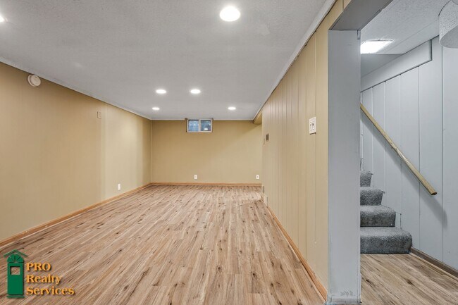 Building Photo - 4 Bedroom Home in Brooklyn Center