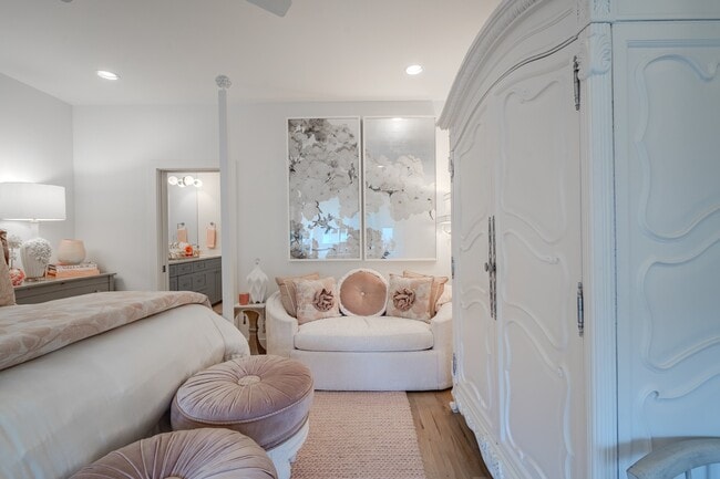 Building Photo - Open Concept custom build by Hudson Co in Highland Park!