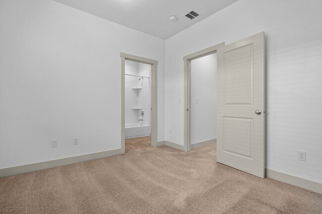 Building Photo - 671 S 400 E