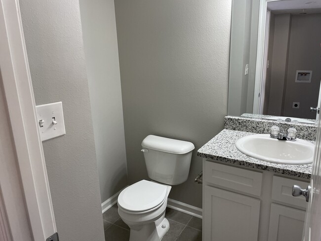 Building Photo - Totally Remodeled 2 bedroom 1.5 bath Townh...