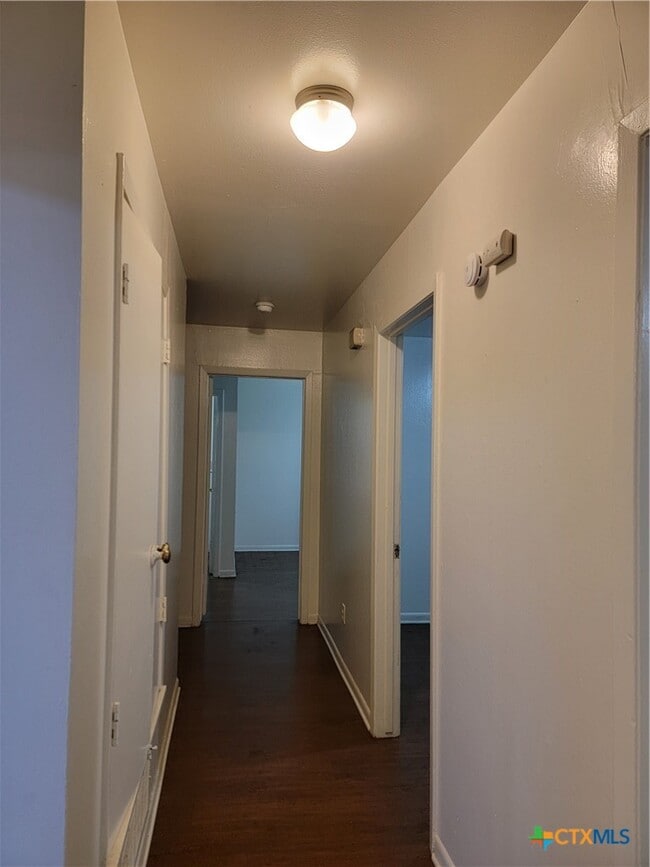 Building Photo - 604 S 11th St