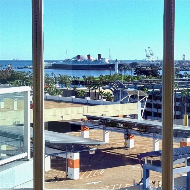 Building Photo - 411 W Seaside Way