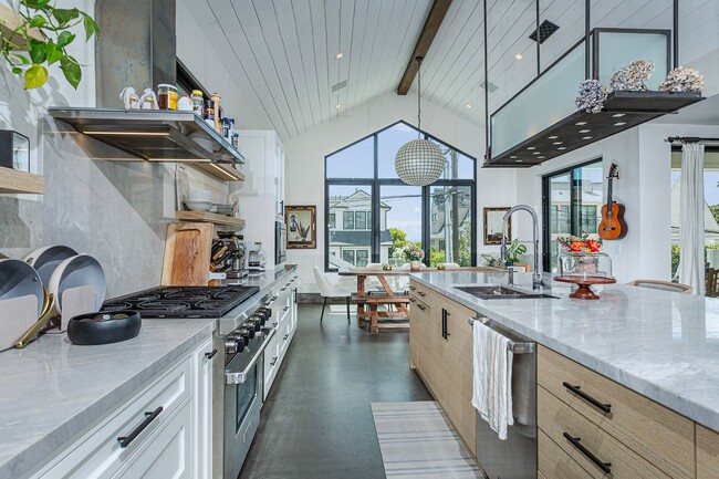 Building Photo - Coronado Beach House