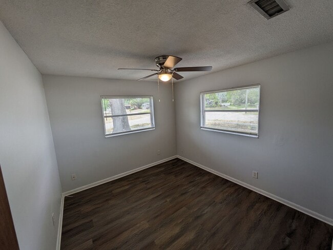 Building Photo - Imperial Estates Rental