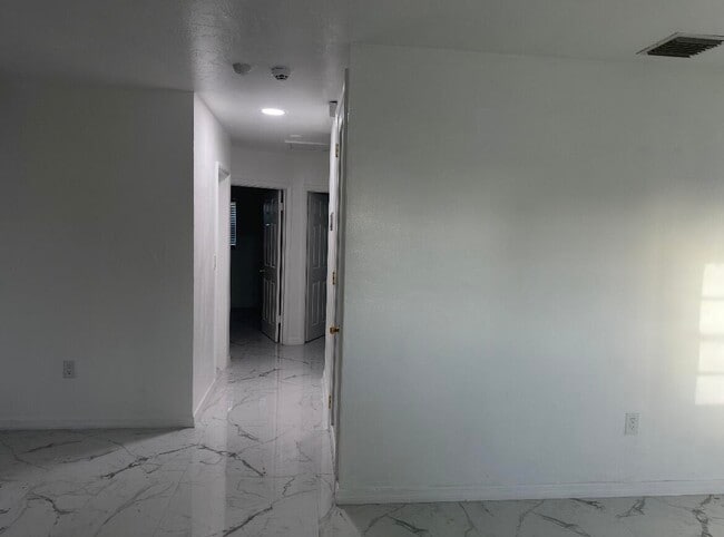 Building Photo - 20701 NW 34th Ct
