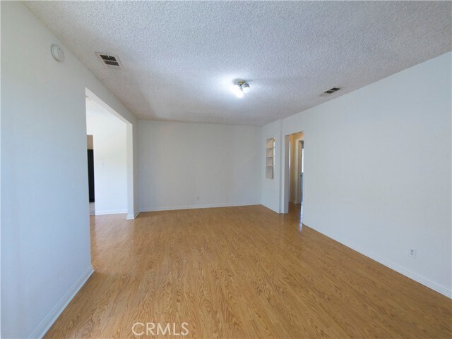 Building Photo - 5802 N Vista St