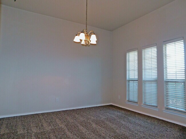 Building Photo - Beautiful 4/2/2 in SW Lubbock