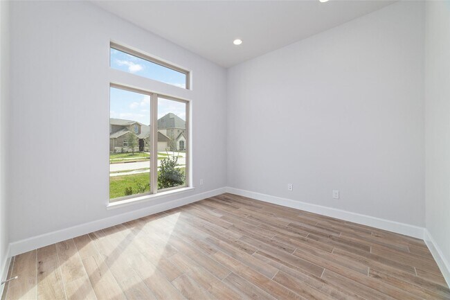 Building Photo - 624 Cape Capri Dr