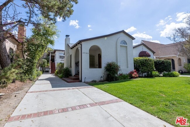 Building Photo - 4360 Kraft Ave