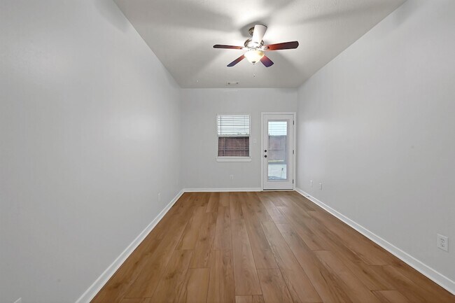 Building Photo - 5416 Kiam St
