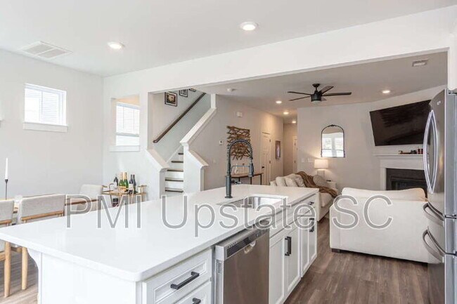 Building Photo - 1069 Millison Pl
