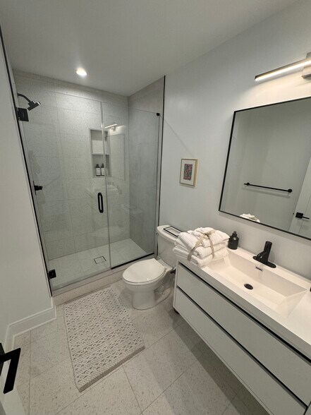 Building Photo - 310 Reed St