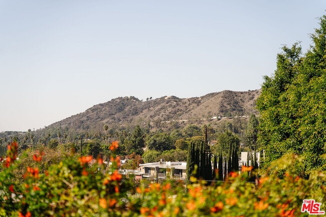 Building Photo - 1428 Holbrook St