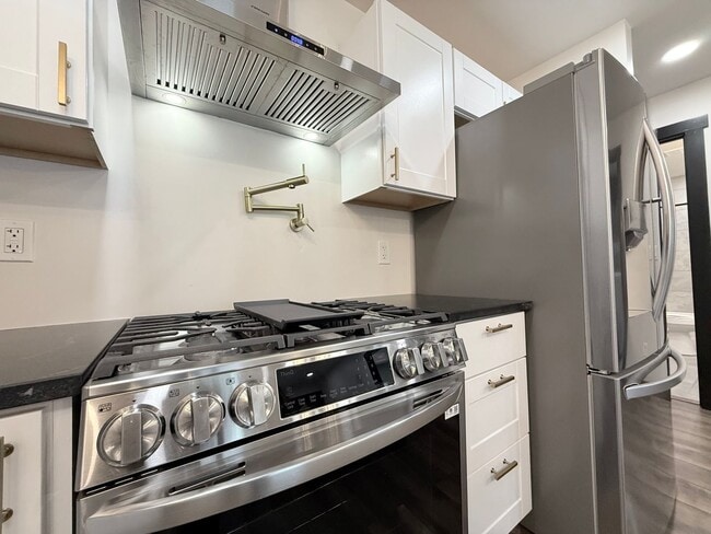 Building Photo - Beautifully Updated 2-Bedroom Home in Sandy!