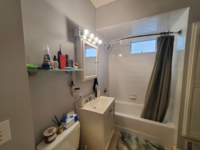 Building Photo - 72 Marshall St