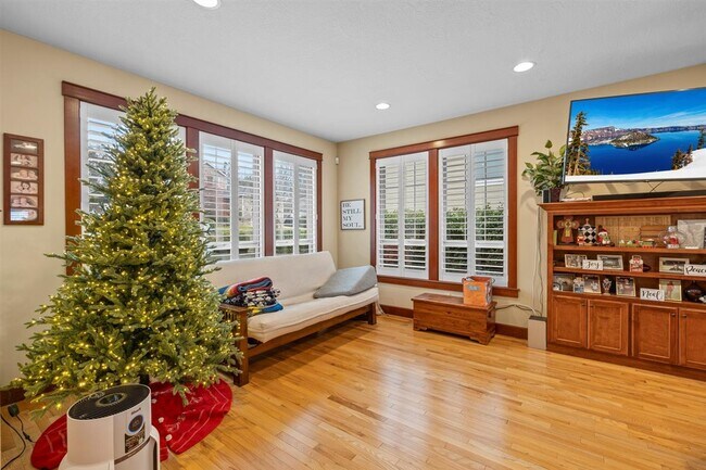 Building Photo - 69 Greenmoor Dr