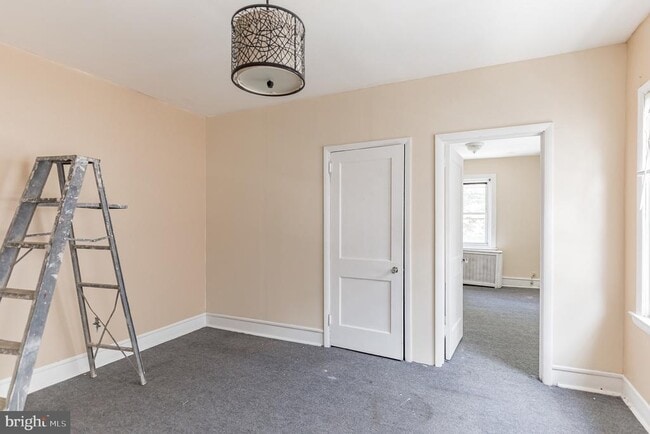 Building Photo - 4812 E Roosevelt Blvd