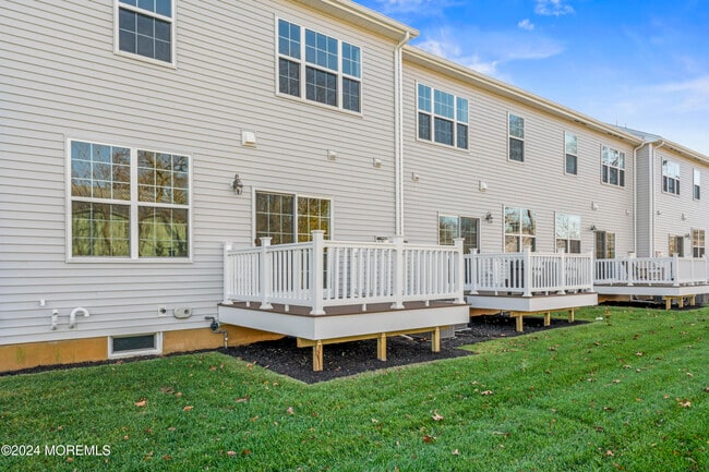 Building Photo - 306 Pilot St