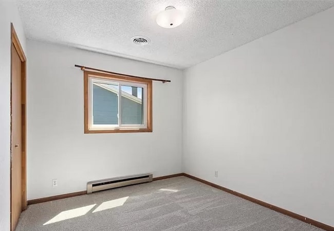 Building Photo - Townhome in the Billings Heights | Pet Friendly + Garage