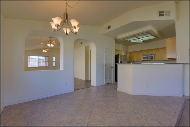 Building Photo - 7077 Luz De Sol Dr