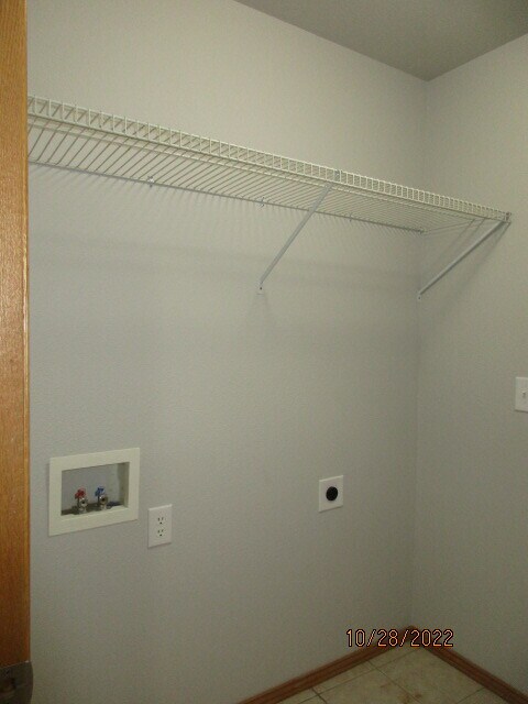 Laundry - 2306 W Oak Park Pl