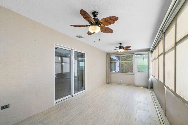 Building Photo - 188 Moccasin Trail N