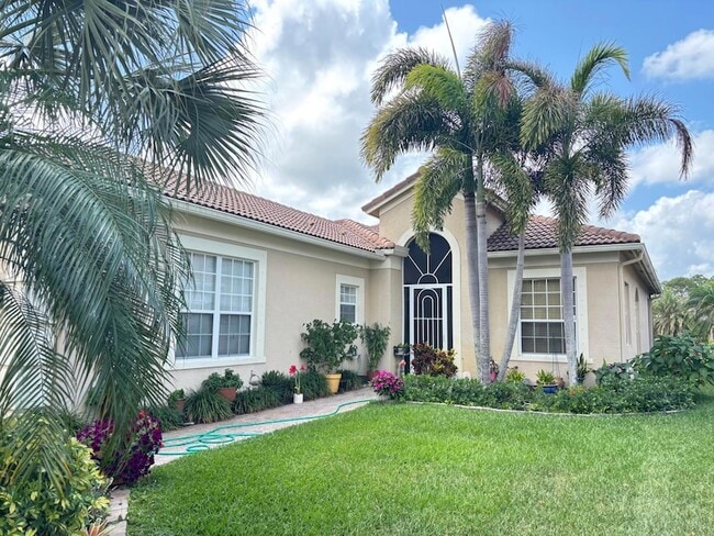 Building Photo - 6532 SE Broadmoor Ln