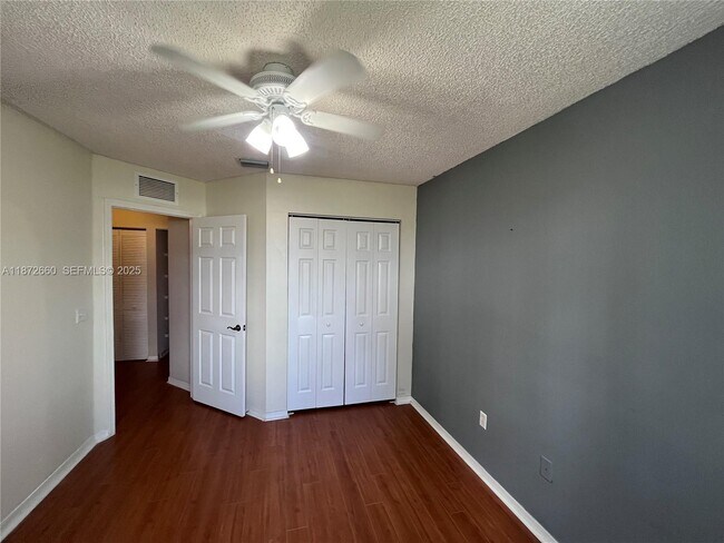 Building Photo - 2320 SE 23rd Rd